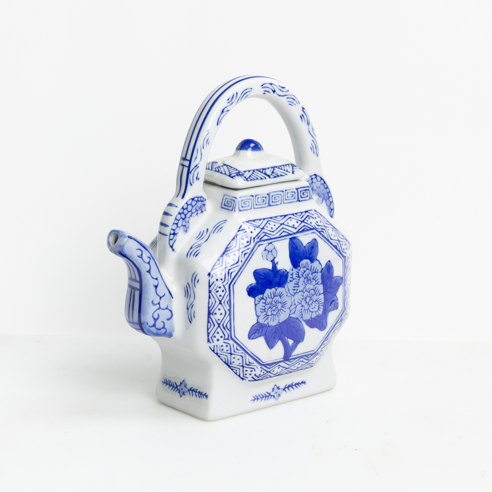 Blue Roses Teapot