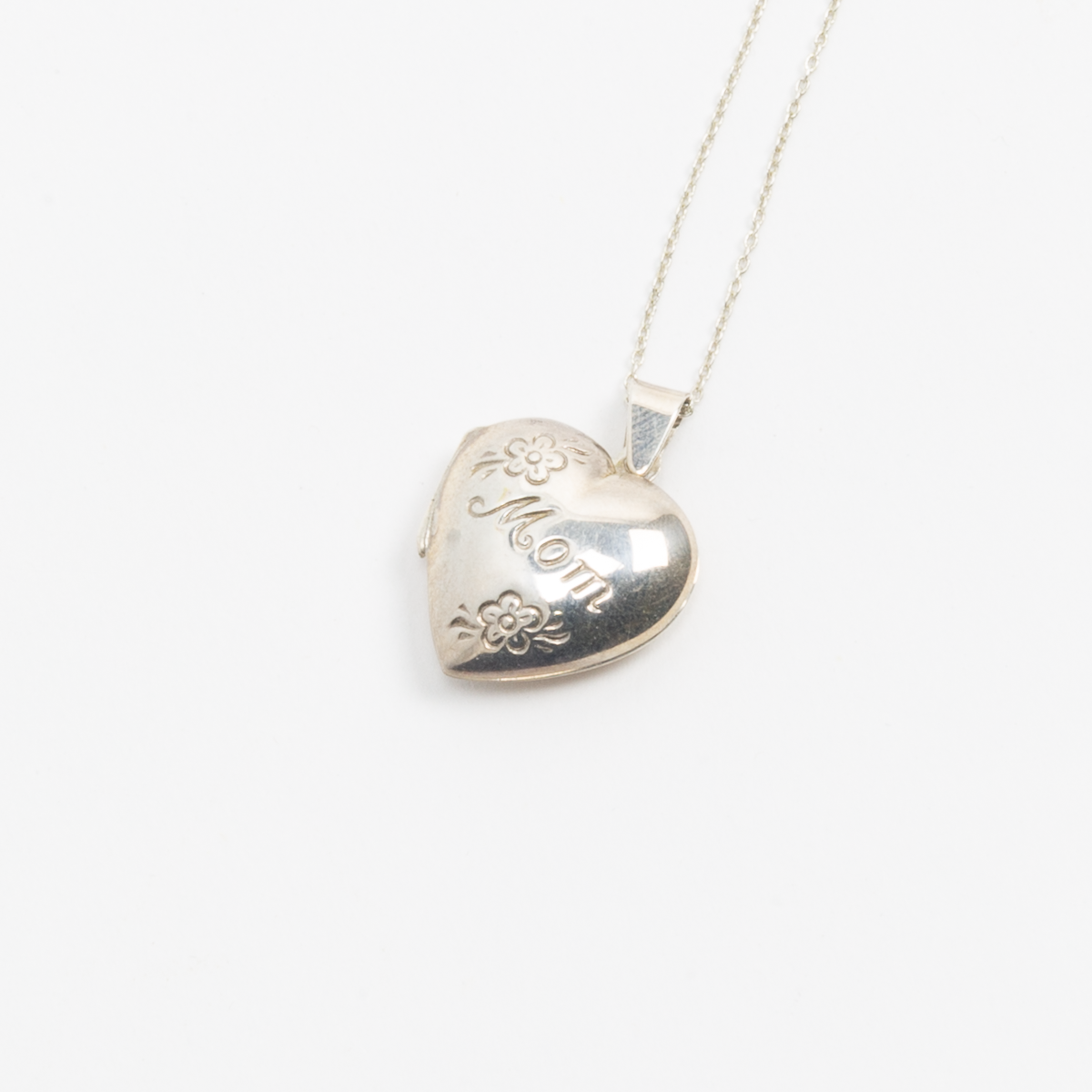 Silver 'Mom' Heart Locket